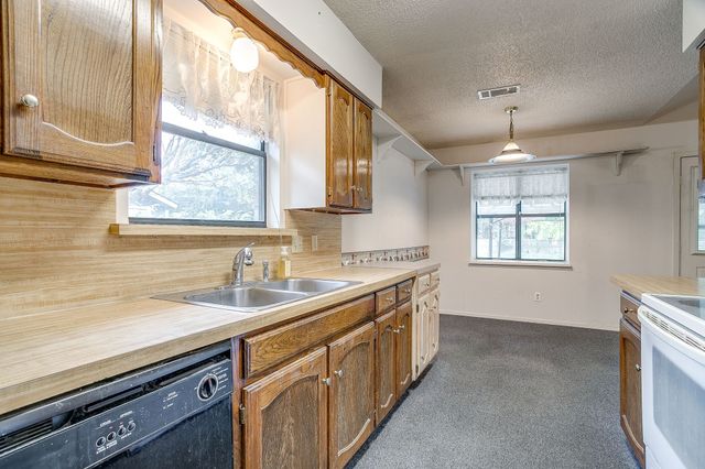 912 Hollow Creek Road, Burleson, TX 76028