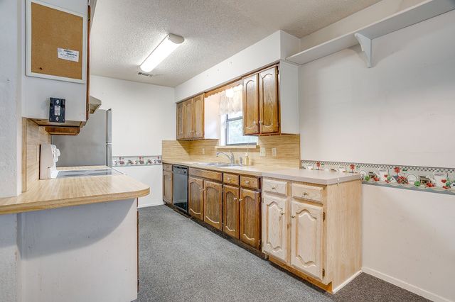 912 Hollow Creek Road, Burleson, TX 76028