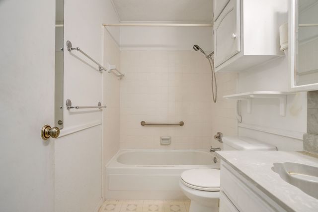 912 Hollow Creek Road, Burleson, TX 76028