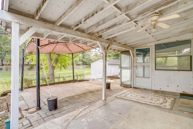 912 Hollow Creek Road, Burleson, TX 76028