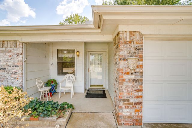 912 Hollow Creek Road, Burleson, TX 76028