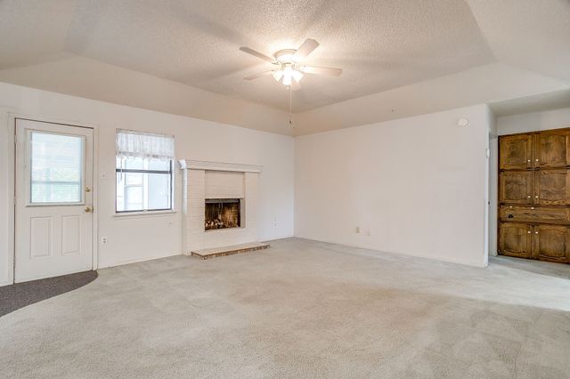 912 Hollow Creek Road, Burleson, TX 76028