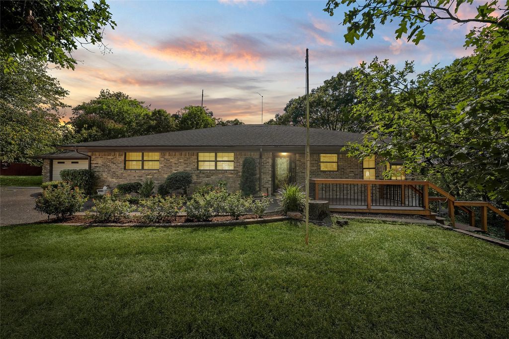 7900 Fairway Road, Woodway, TX 76712