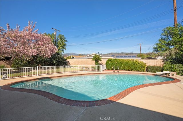 119 W Gladstone, Glendora, CA 91740