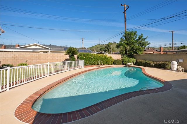 119 W Gladstone, Glendora, CA 91740