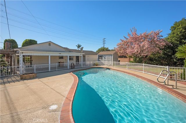 119 W Gladstone, Glendora, CA 91740