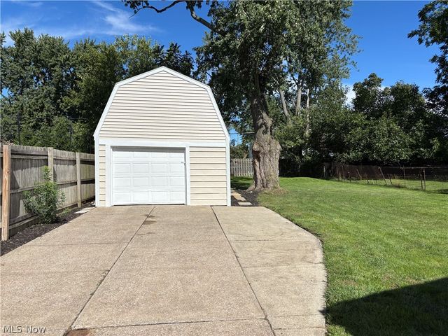16814 Westdale Avenue, Cleveland, OH 44135