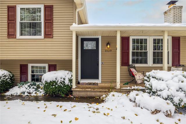 1529 Waterford Road, Walworth, NY 14568