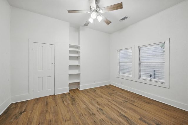 906 E Houston Street, Sherman, TX 75092