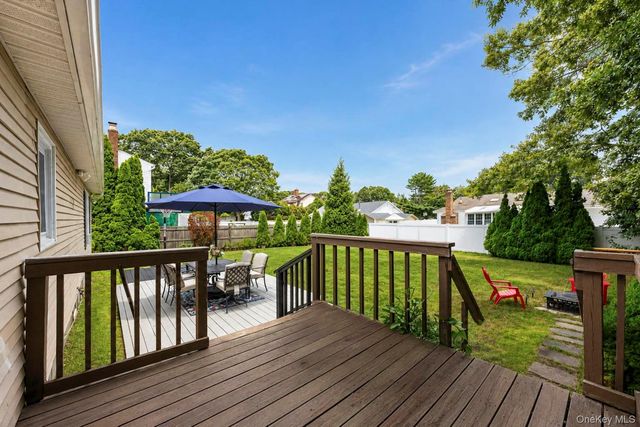 13 Adobe Drive, Shirley, NY 11967
