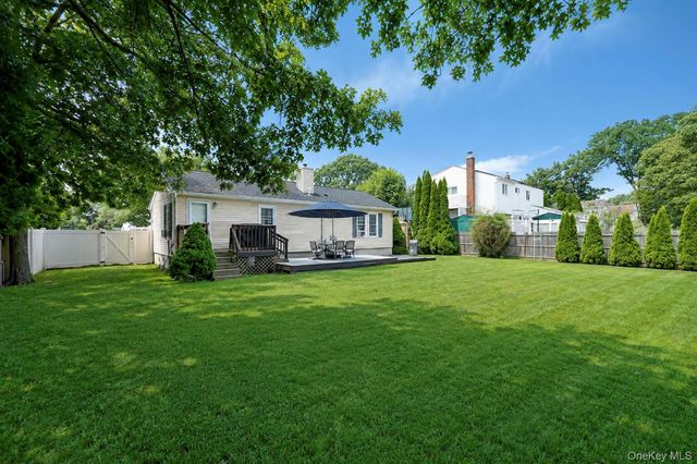 13 Adobe Drive, Shirley, NY 11967