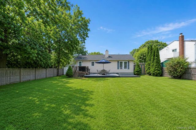 13 Adobe Drive, Shirley, NY 11967