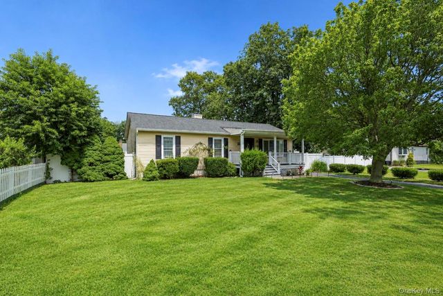 13 Adobe Drive, Shirley, NY 11967
