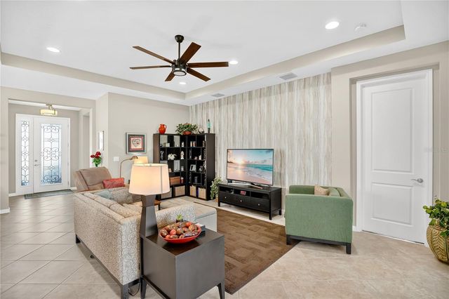 1066 VICTORIA HILLS DRIVE SOUTH, Deland, FL 32724