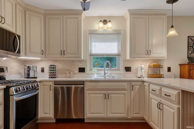 5102 Fox Mill Run, Fort Wayne, IN 46835