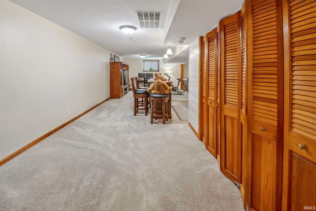 5102 Fox Mill Run, Fort Wayne, IN 46835