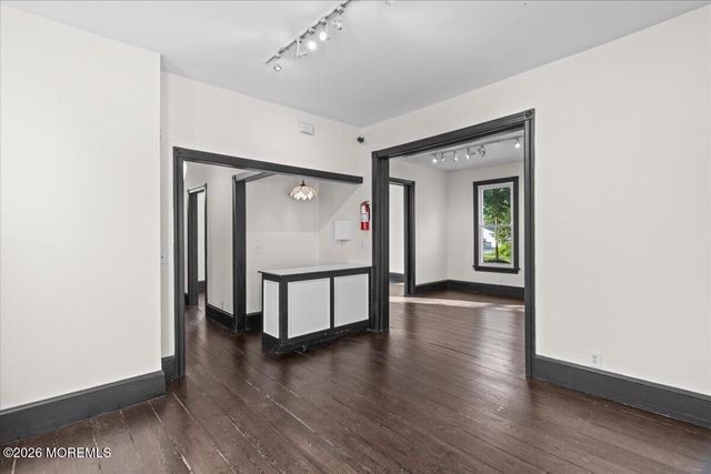 182 N Main Street, Manahawkin, NJ 08050