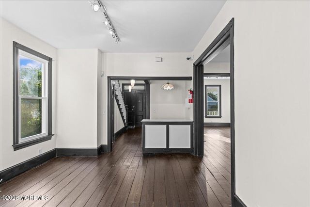 182 N Main Street, Manahawkin, NJ 08050