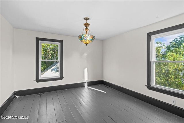 182 N Main Street, Manahawkin, NJ 08050