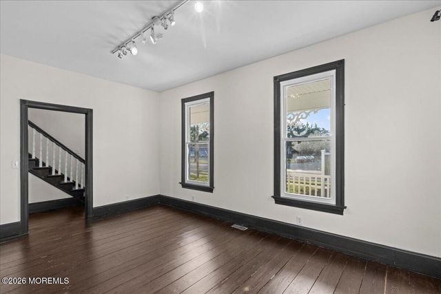 182 N Main Street, Manahawkin, NJ 08050