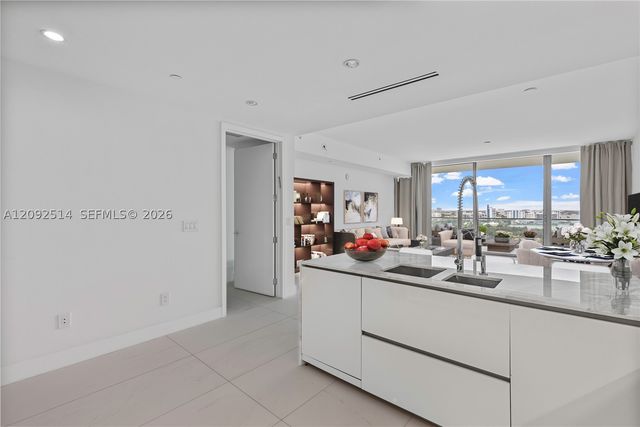 10201 Collins Ave 1104, Bal Harbour, FL 33154
