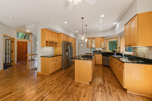 7941 S Bay Curve, Eden Prairie, MN 55347