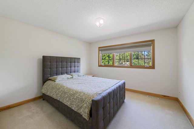 7941 S Bay Curve, Eden Prairie, MN 55347