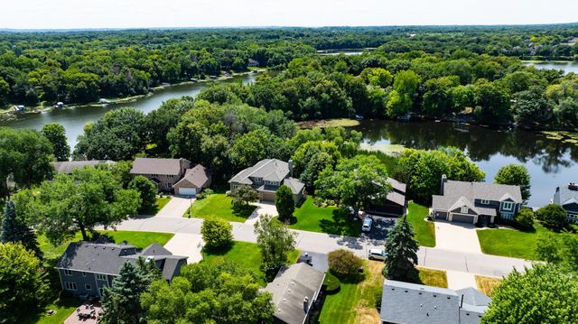 7941 S Bay Curve, Eden Prairie, MN 55347
