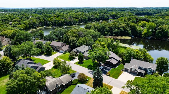 7941 S Bay Curve, Eden Prairie, MN 55347