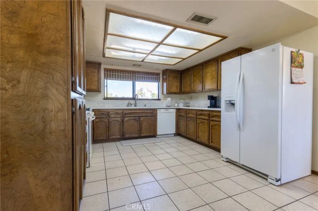 16058 Venango, Apple Valley, CA 92307