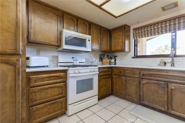 16058 Venango, Apple Valley, CA 92307