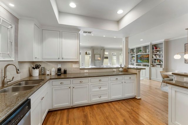 1260 Fountain View Drive 171, Houston, TX 77057