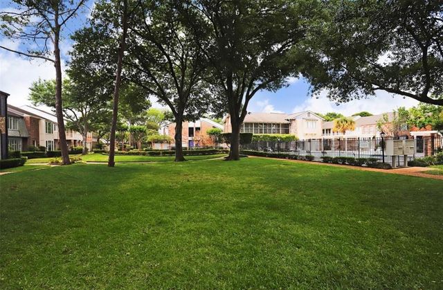 1260 Fountain View Drive 171, Houston, TX 77057