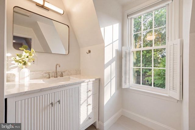 6740 TOWNE LANE RD, Mclean, VA 22101