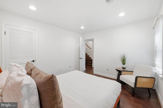 6740 TOWNE LANE RD, Mclean, VA 22101