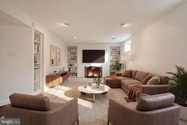 6740 TOWNE LANE RD, Mclean, VA 22101