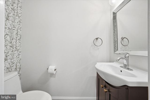 6740 TOWNE LANE RD, Mclean, VA 22101
