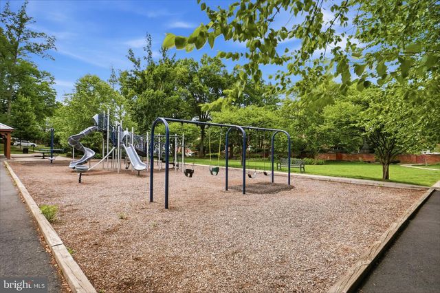 6740 TOWNE LANE RD, Mclean, VA 22101
