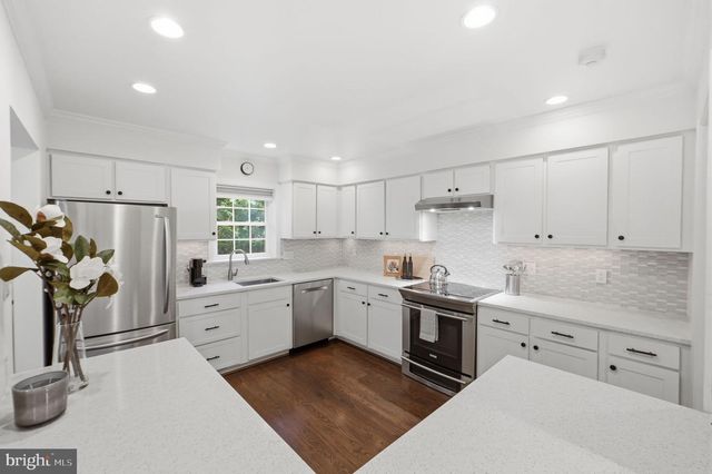 6740 TOWNE LANE RD, Mclean, VA 22101