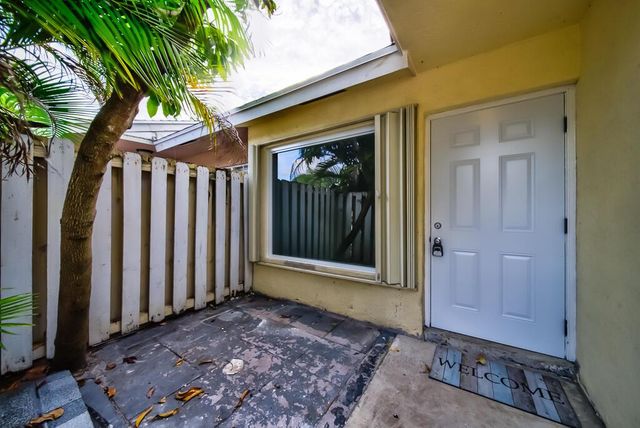 3771 Mil Run Court, Greenacres, FL 33463