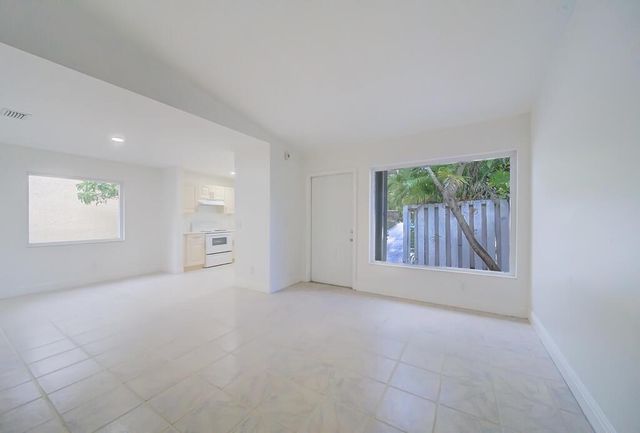 3771 Mil Run Court, Greenacres, FL 33463