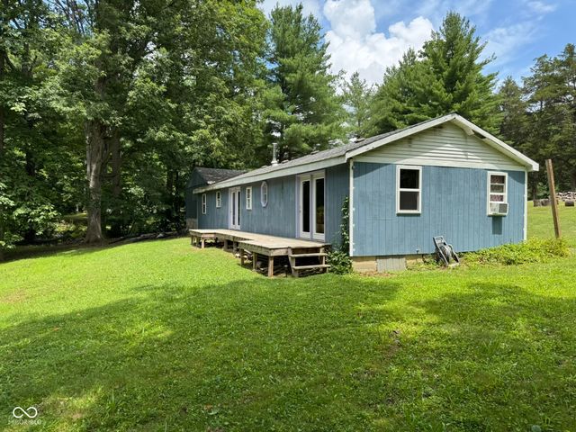 915 W Lakeview Drive, Nineveh, IN 46164