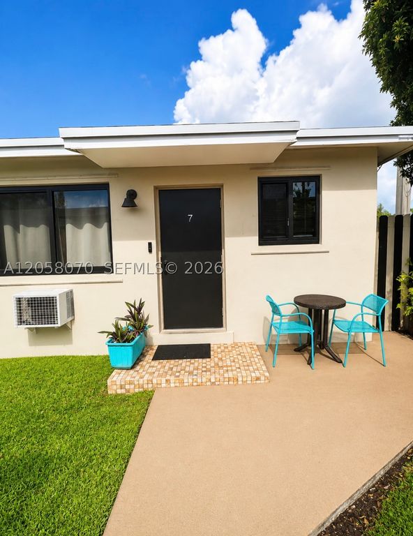 615 NE 7th St 7, Hallandale Beach, FL 33009