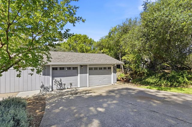 3266 Amethyst Dr, Cameron Park, CA 95682