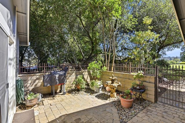 3266 Amethyst Dr, Cameron Park, CA 95682