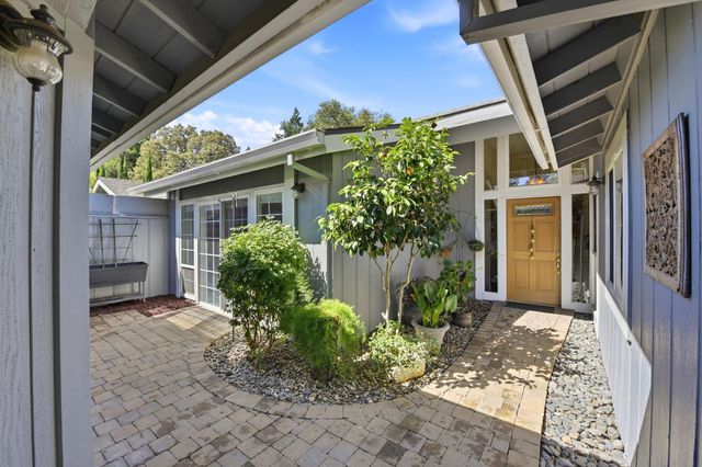 3266 Amethyst Dr, Cameron Park, CA 95682