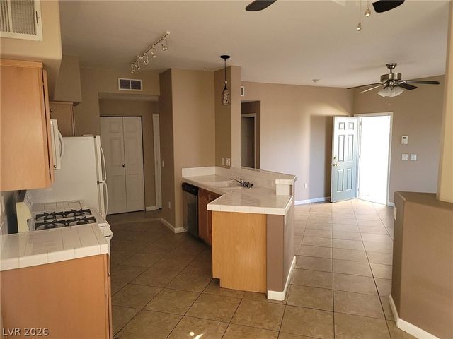2121 Echo Bay Street 102, Las Vegas, NV 89128