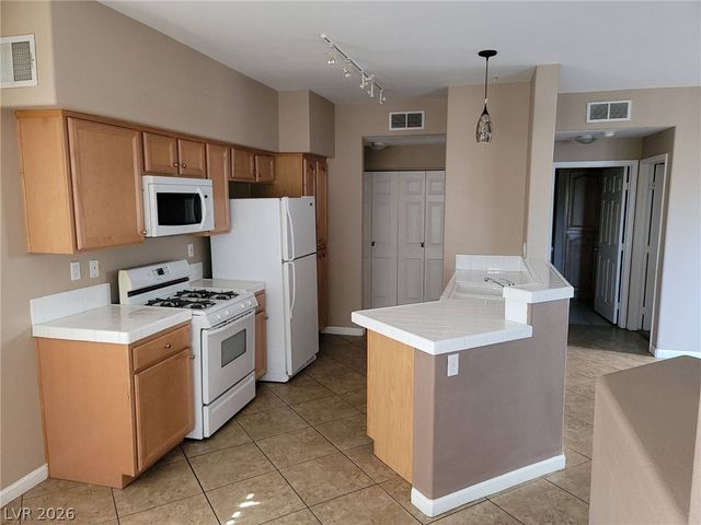 2121 Echo Bay Street 102, Las Vegas, NV 89128