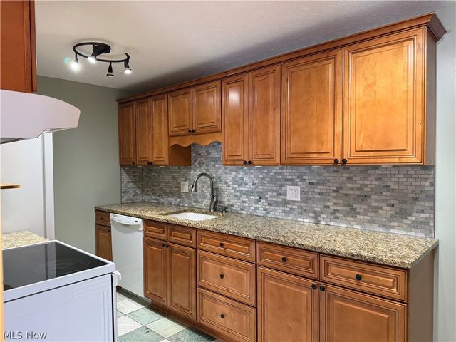 9611 Sunrise Boulevard K-9, North Royalton, OH 44133