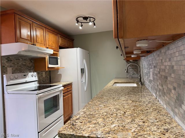 9611 Sunrise Boulevard K-9, North Royalton, OH 44133
